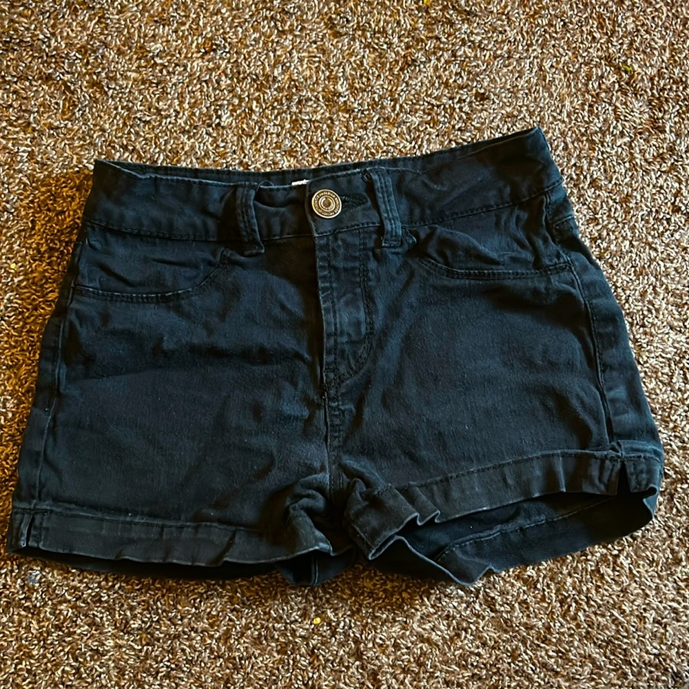 SO brand Black Short-shorts. Size 1.